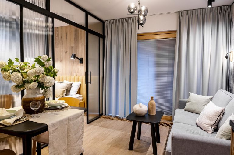 Minimalizm czy maksymalizm: jaki styl wnętrzarski wybrać?